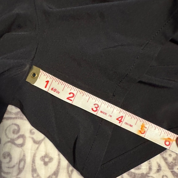 Athleta Brooklyn Shorts with 3.5 inch inseam - Picture 5 of 5